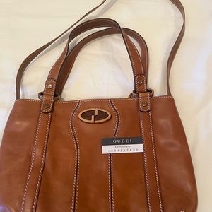 Vintage Gucci bag good condition saddle color